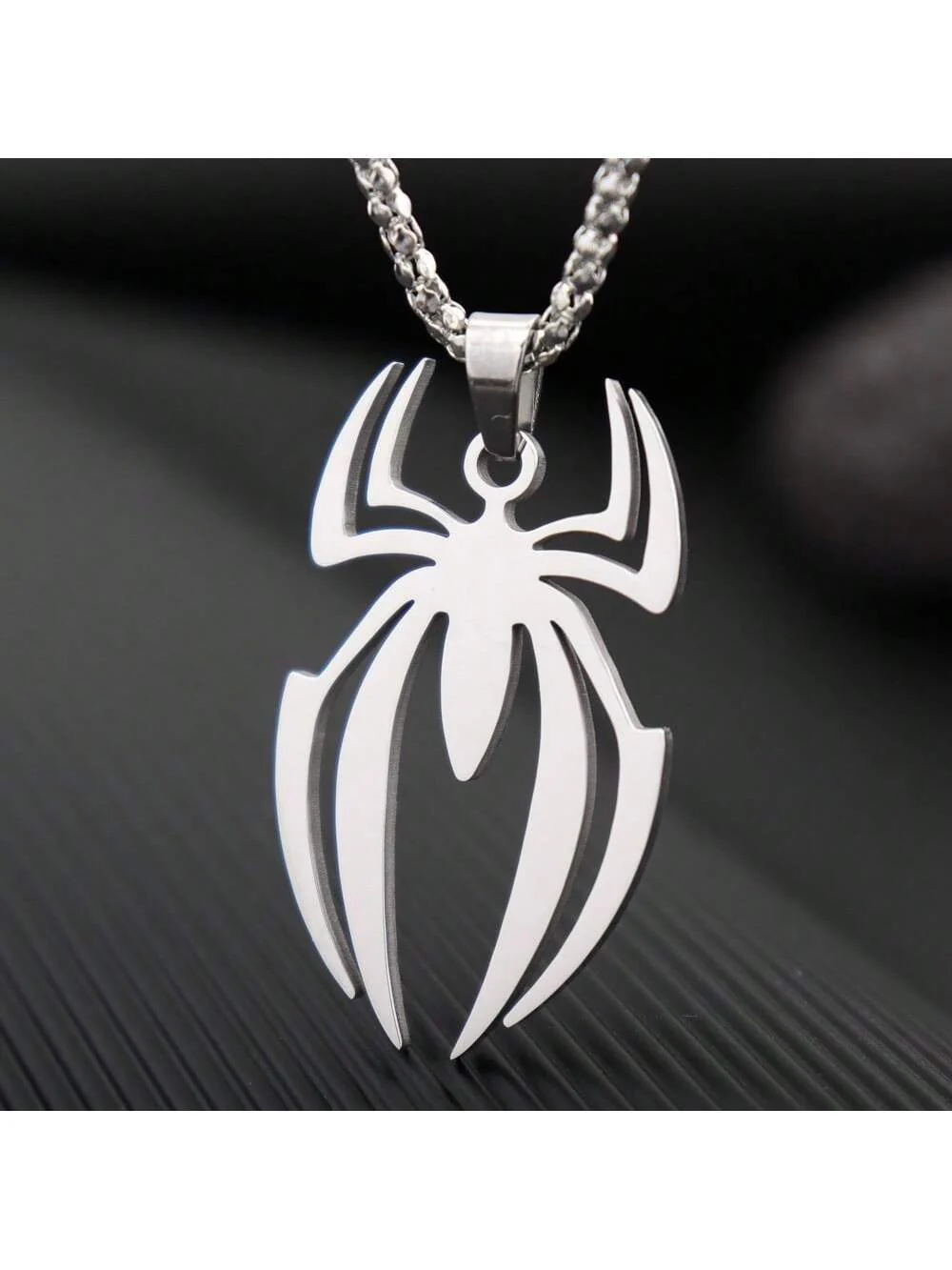 1 nuevo producto personalizado película y televisión periférica araña logotipo colgante - Imagen 4