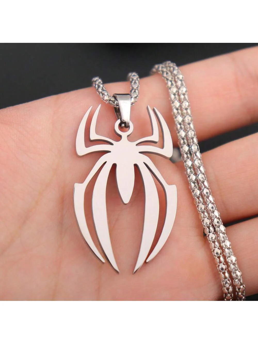 1 nuevo producto personalizado película y televisión periférica araña logotipo colgante - Imagen 3