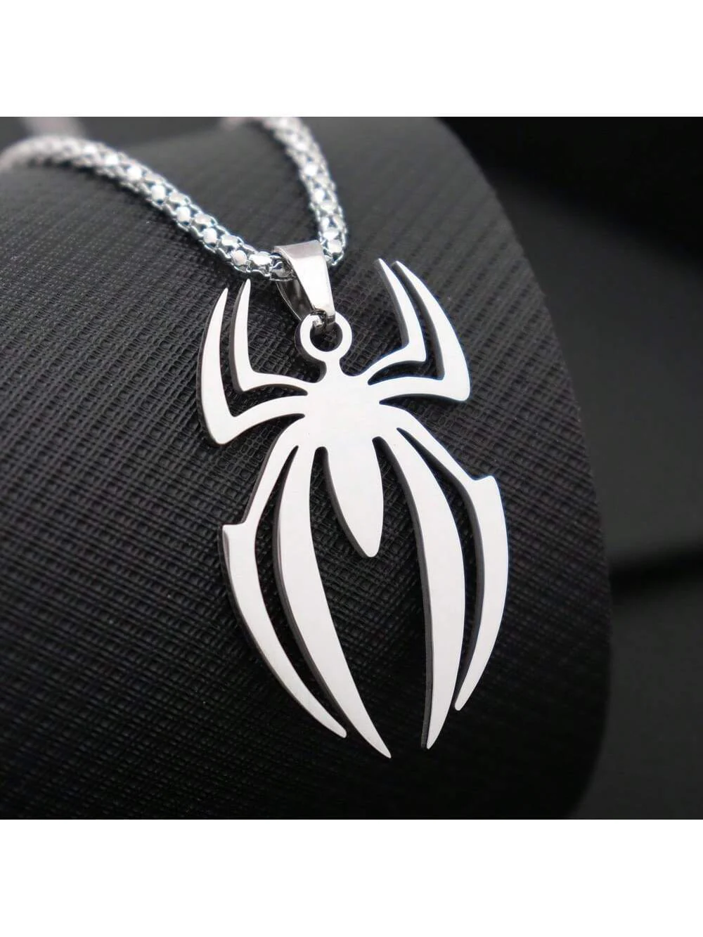 1 nuevo producto personalizado película y televisión periférica araña logotipo colgante - Imagen 2