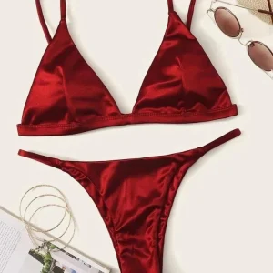 Bikini de satin con tanga