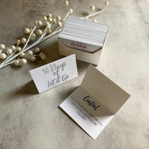 Card Deck - 30 días de dejarlo ir (en ingles)