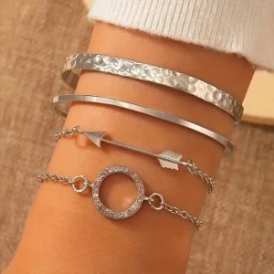 Conjunto De 4 Pulseras Plateadas Abiertas, Personalizadas Con Incrustaciones De Estrás En Aleación De Zinc
