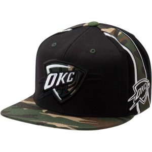 Gorra snapback recta negra de camuflaje Oklahoma City Thunder Mitchell & Ness