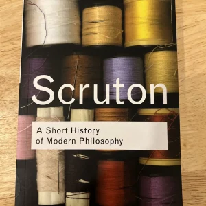 Routledge Classics Ser.: Una breve historia de la filosofía moderna: de Descartes a Wittgenstein por Roger Scruton (2001, formato UK-B en rústica)