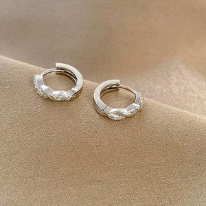 Shein 1 par de pendientes de aro trenzados con microincrustaciones de lujo