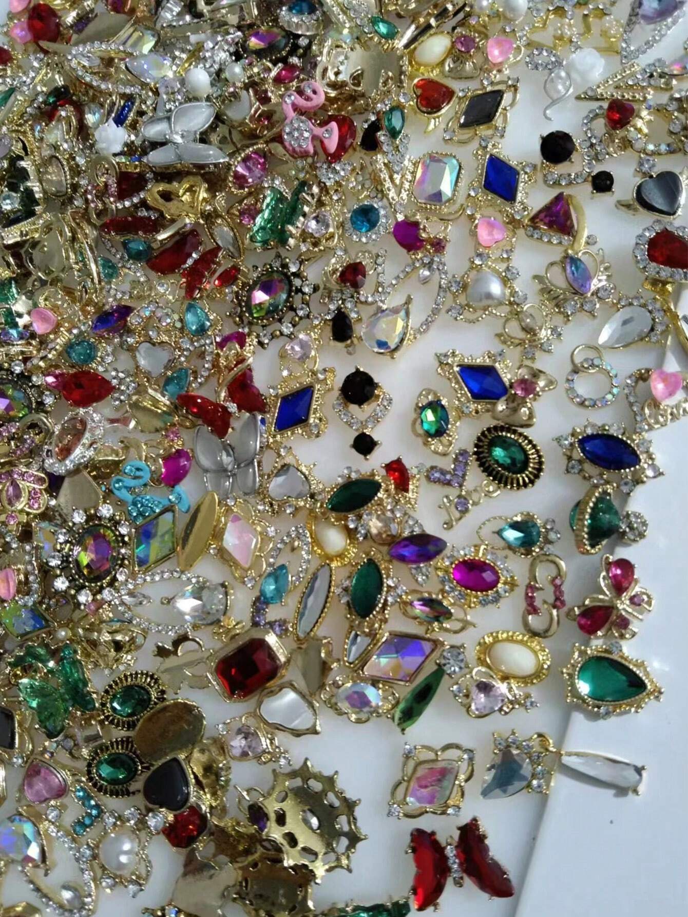 Shein 50 piezas de decoraciones de aleación para uñas de estilos y colores variados - Imagen 4