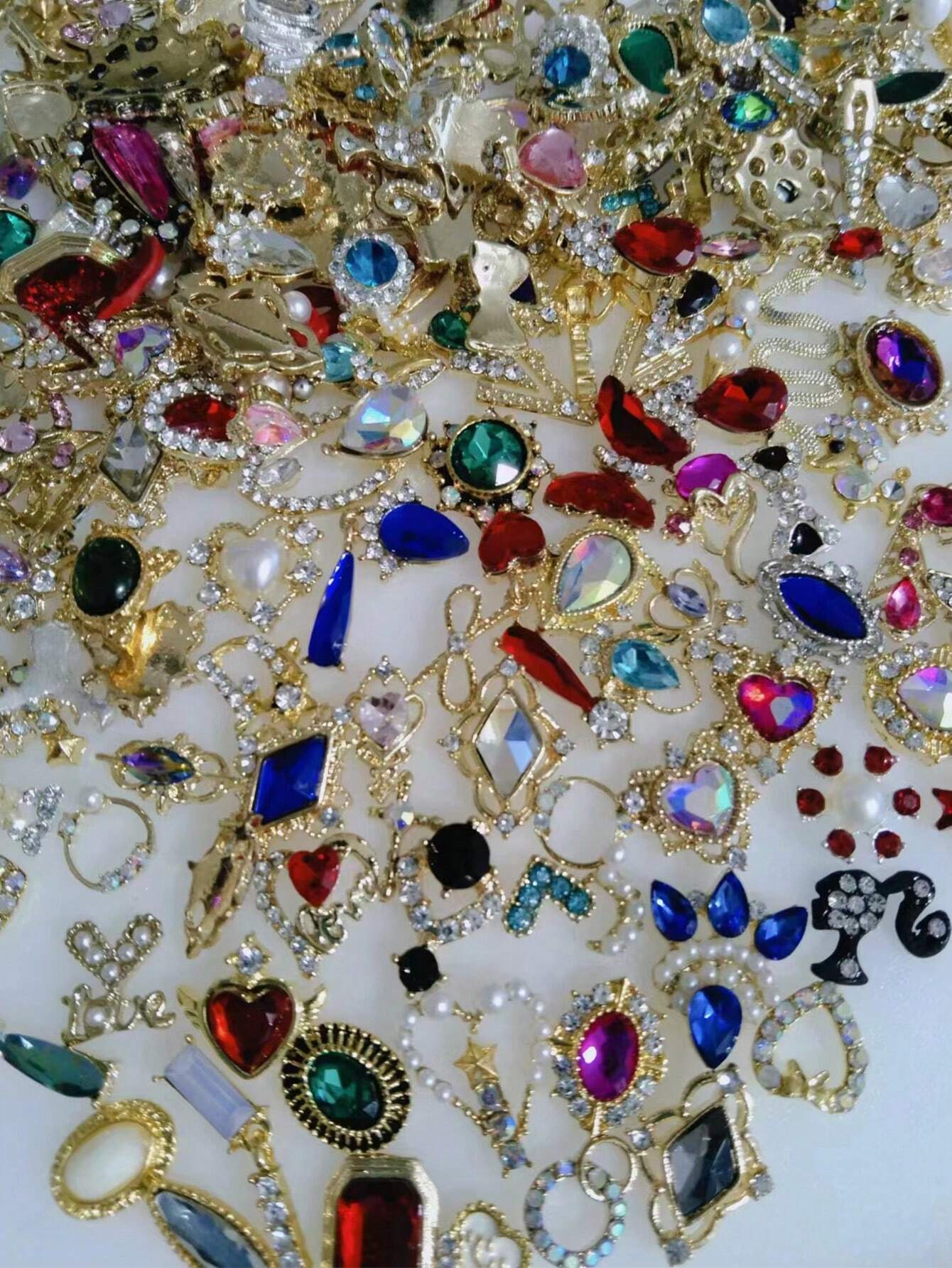 Shein 50 piezas de decoraciones de aleación para uñas de estilos y colores variados - Imagen 6