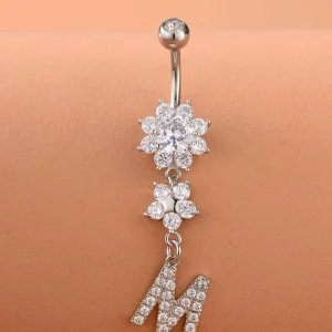 Shein Anillo de ombligo con dije de letra de diamantes de imitación