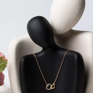 Shein Collar con colgante de corazón y detalle de diamantes de imitación