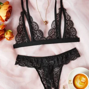 Shein Conjunto de lencería con ribete festoneado y encaje floral