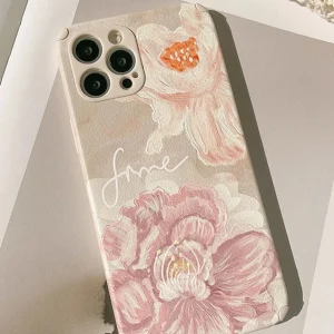 Shein Estuche con diseño de flores y apariencia de piel rosada para teléfono para iPhone 11 pro